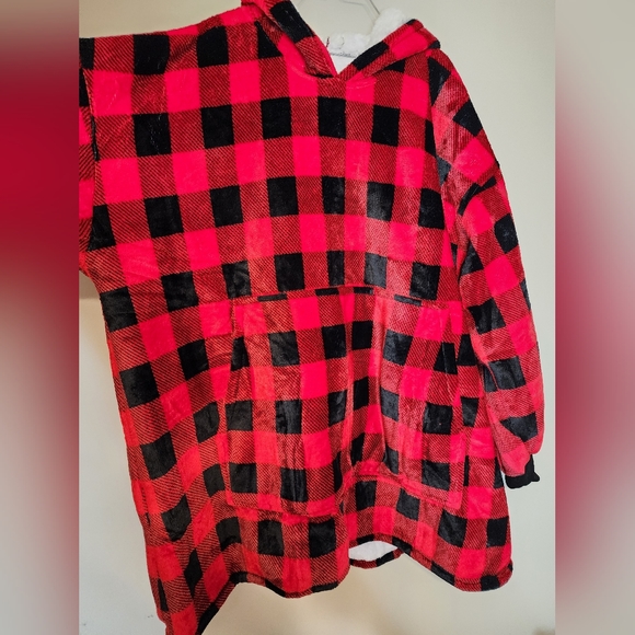 Blanket Hoodie - Picture 4 of 8